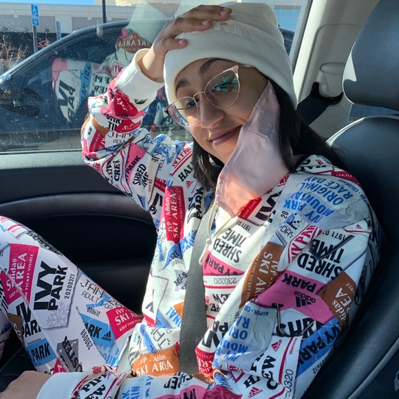 Meet your Posher, Danielle! - Picture 14 of 15